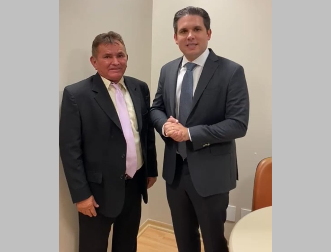 Em Brasília: Prefeito de Cacimba de Areia consegue junto a Hugo Motta recursos para custear despesas do município