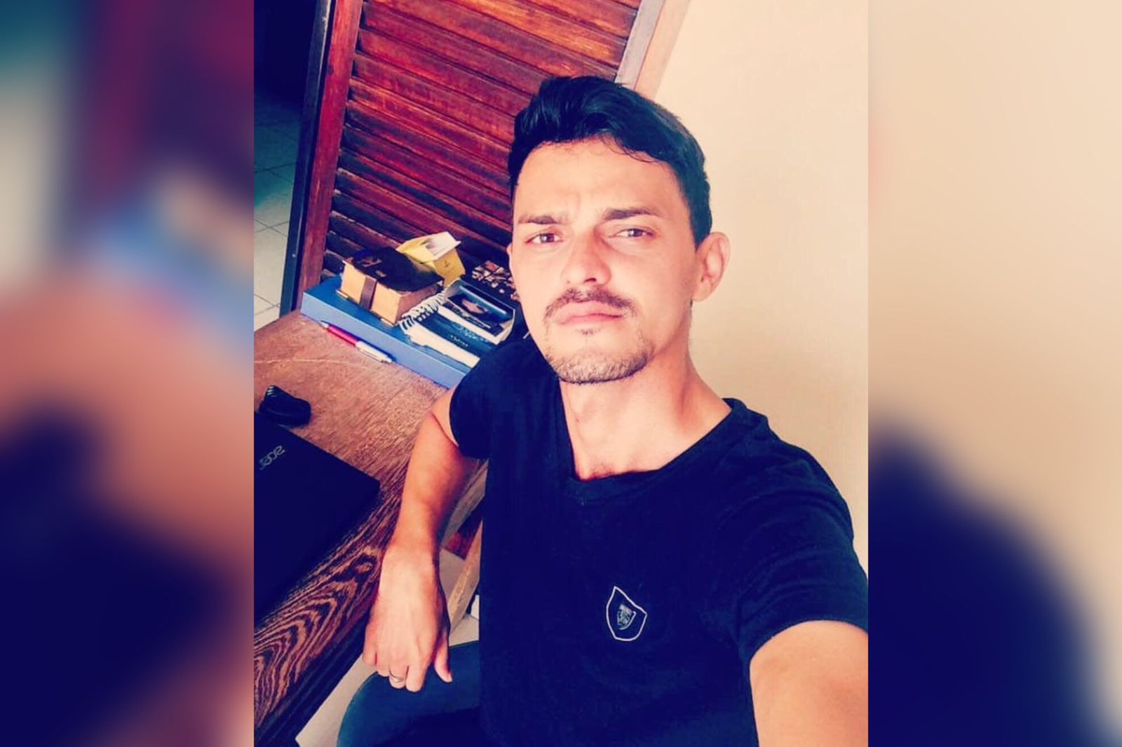 Jovem com experiência como vendedor busca emprego na cidade de Patos