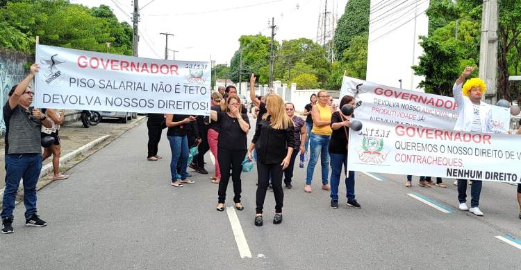 Enfermeiros paralisam atividades por 24h nesta sexta por pagamento de piso