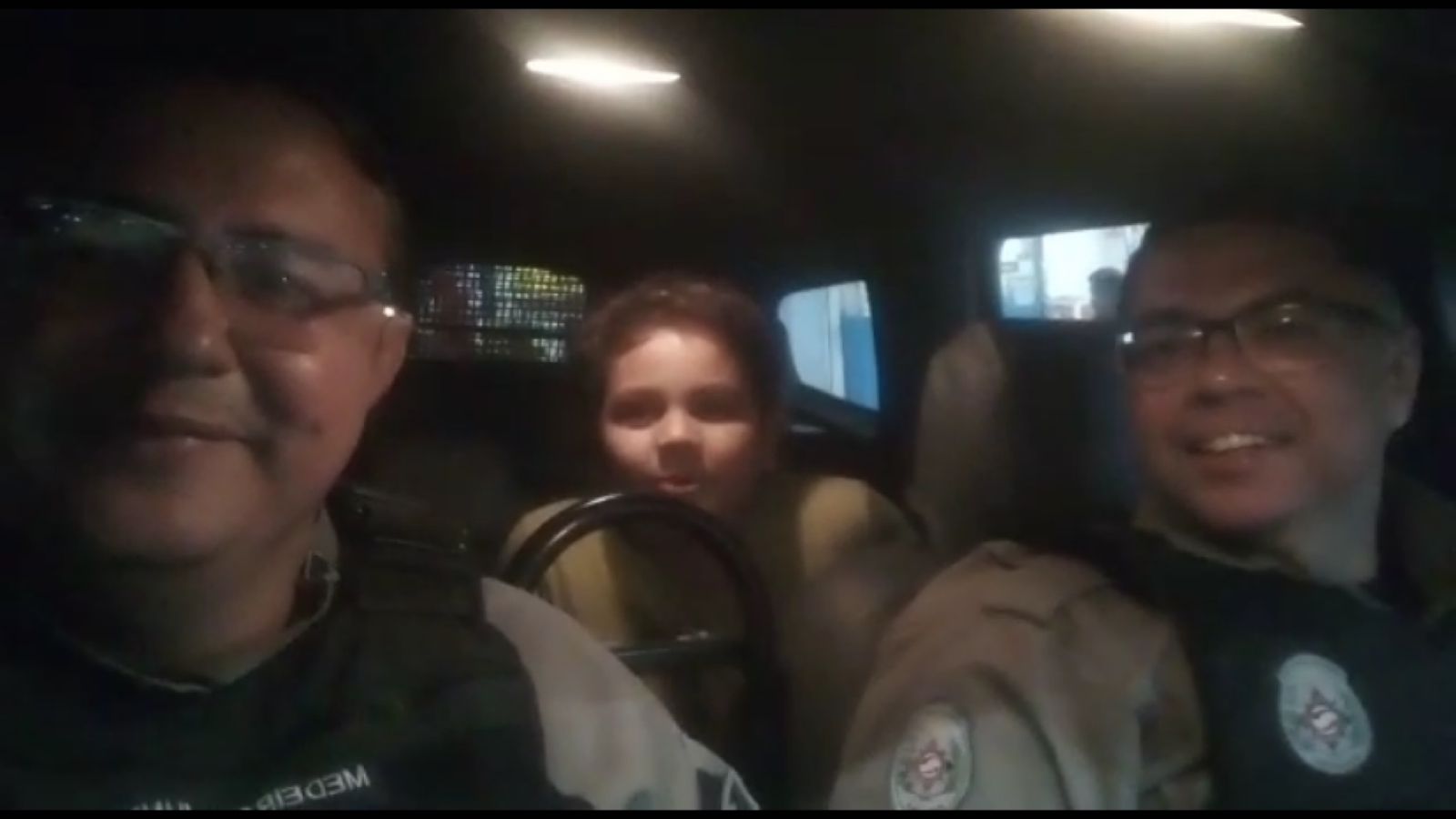 Policiais do 3° BPM de Patos realizam sonho de garoto de 12 anos de andar em uma viatura da polícia; Veja Vídeo