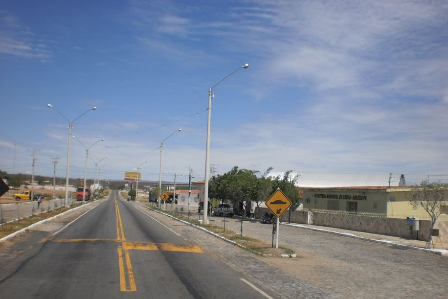 Prefeito de Várzea determina retorno de aulas em cidade da Paraíba após suspensão devido a fake news