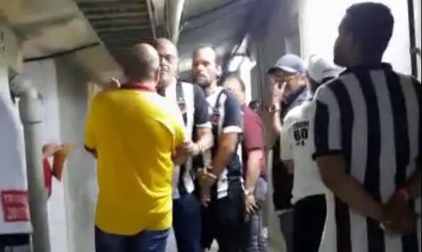 Lamentável! Dirigentes do Botafogo-PB agridem profissionais da imprensa no Almeidão. VÍDEO