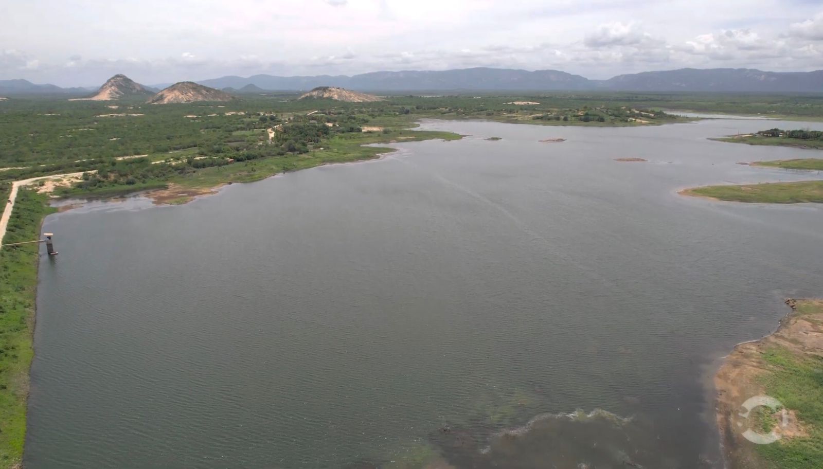 Açude do Jatobá recebe recarga de pouco mais de 500 mil m³ de água após as últimas chuvas e aumenta 3% em seu volume hídrico