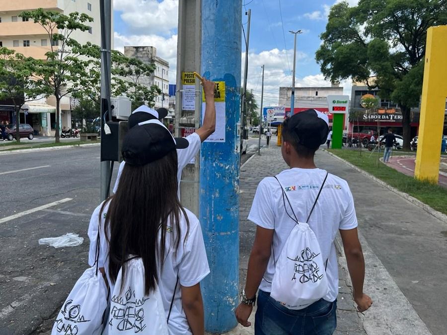 Adolescentes do SCFV dos CRAS participam de oficina Revendo a Cidade
