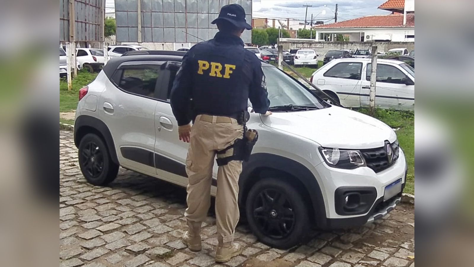 Veículo furtado em São Paulo há dois anos é recuperado pela PRF na cidade de Patos; três pessoas foram detidas