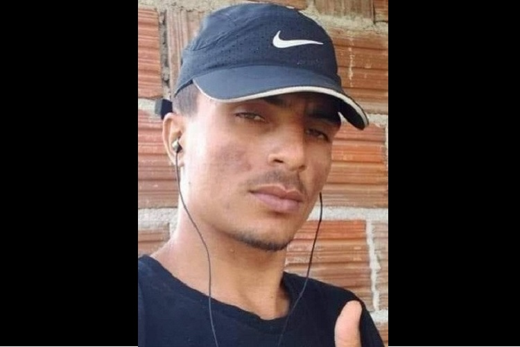 Ex-presidiário é morto a tiros em sua residência, no Sertão