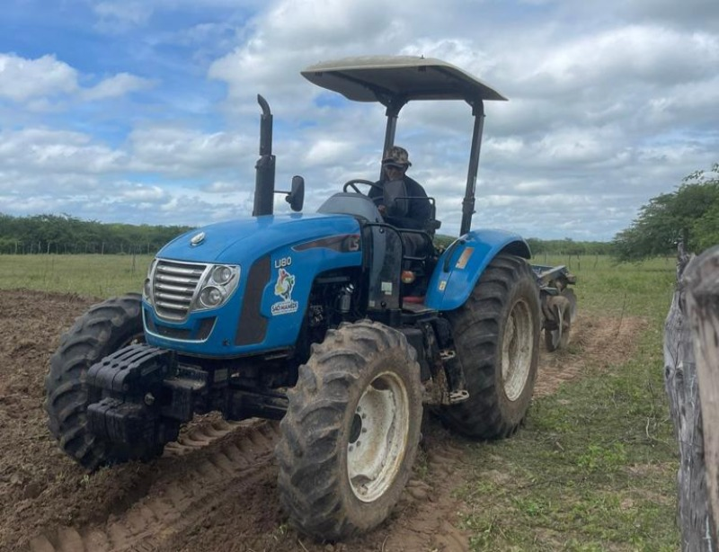 Prefeitura de São Mamede intensifica o Corte de Terra e beneficia mais de 300 proprietários rurais
