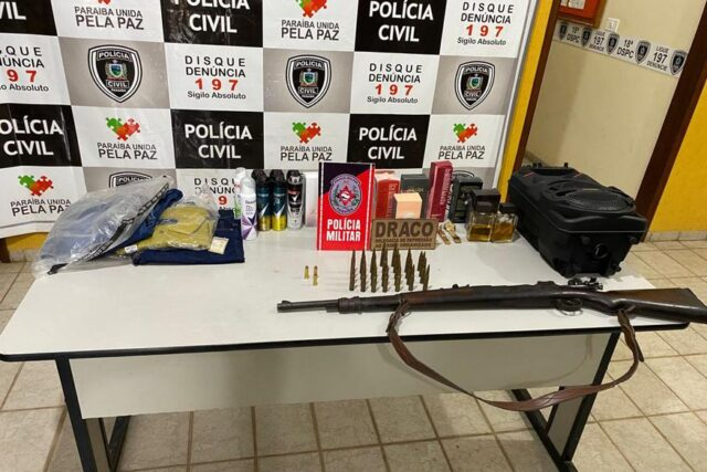 Ação conjunta da Polícia Militar e DRACO, apreende fuzil calibre 762 e materiais roubados, no Sertão. VÍDEO
