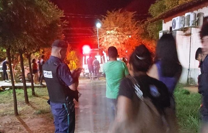 Estudante cai do 2º andar de um dos blocos do campus da UFCG de Cajazeiras; SAMU encaminhou a vítima ao hospital