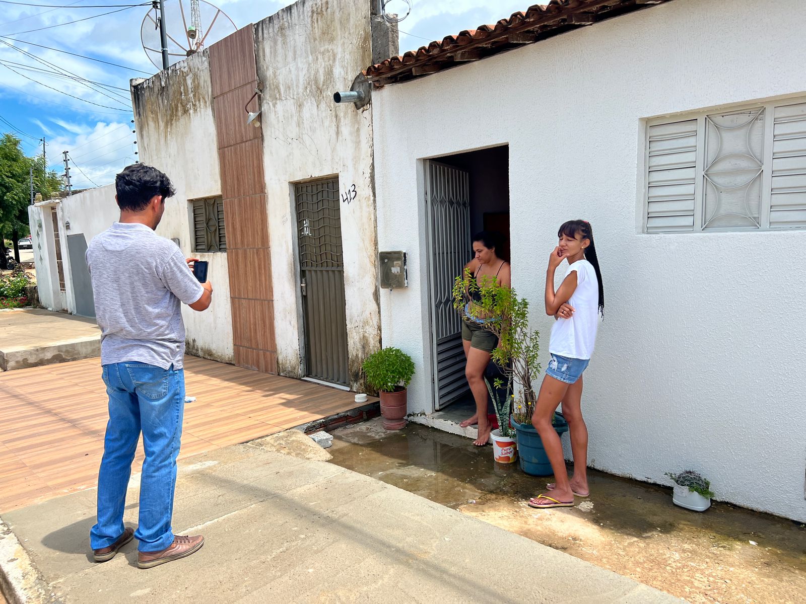 Secretário percorre ruas com problemas de alagamentos e solução será dada o mais breve para evitar transtorno