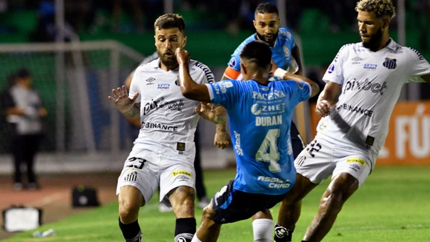 Com um jogador a mais, Santos marca nos acréscimos e vence o Blooming em estreia na Sul-Americana