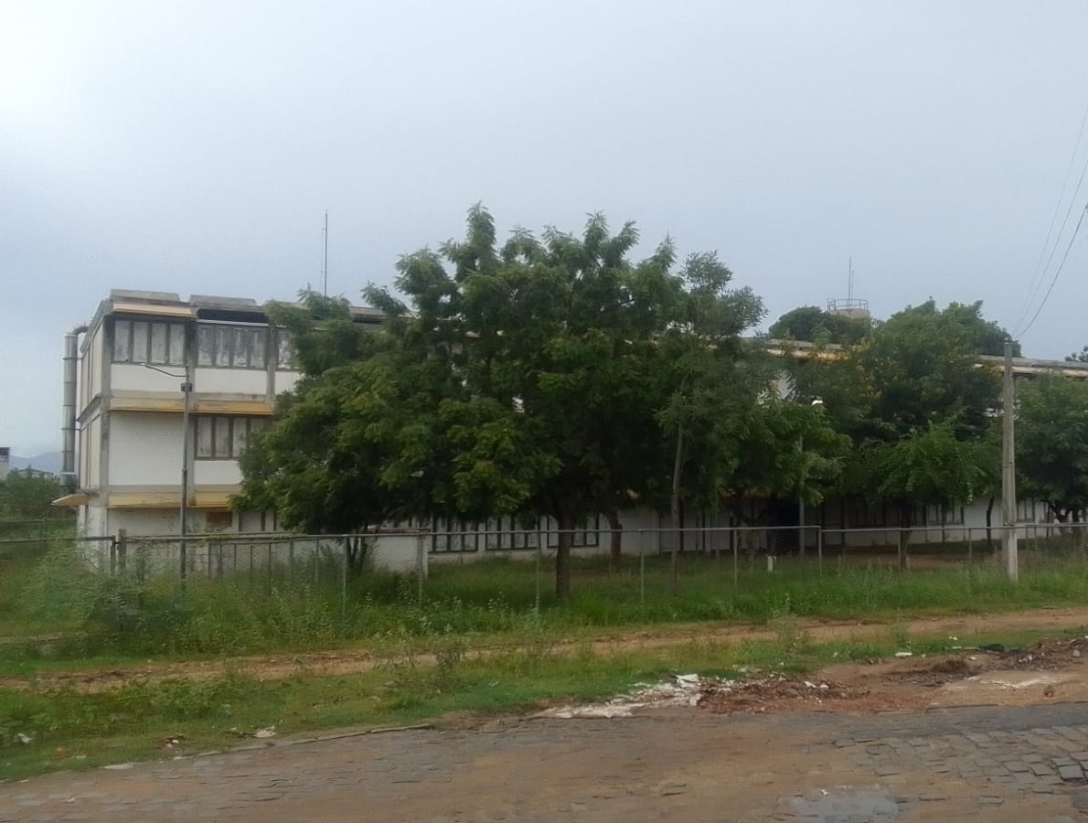 Prefeitura de Patos esclarece que responsabilidade com o prédio do CAIC é do Governo do Estado. Veja  