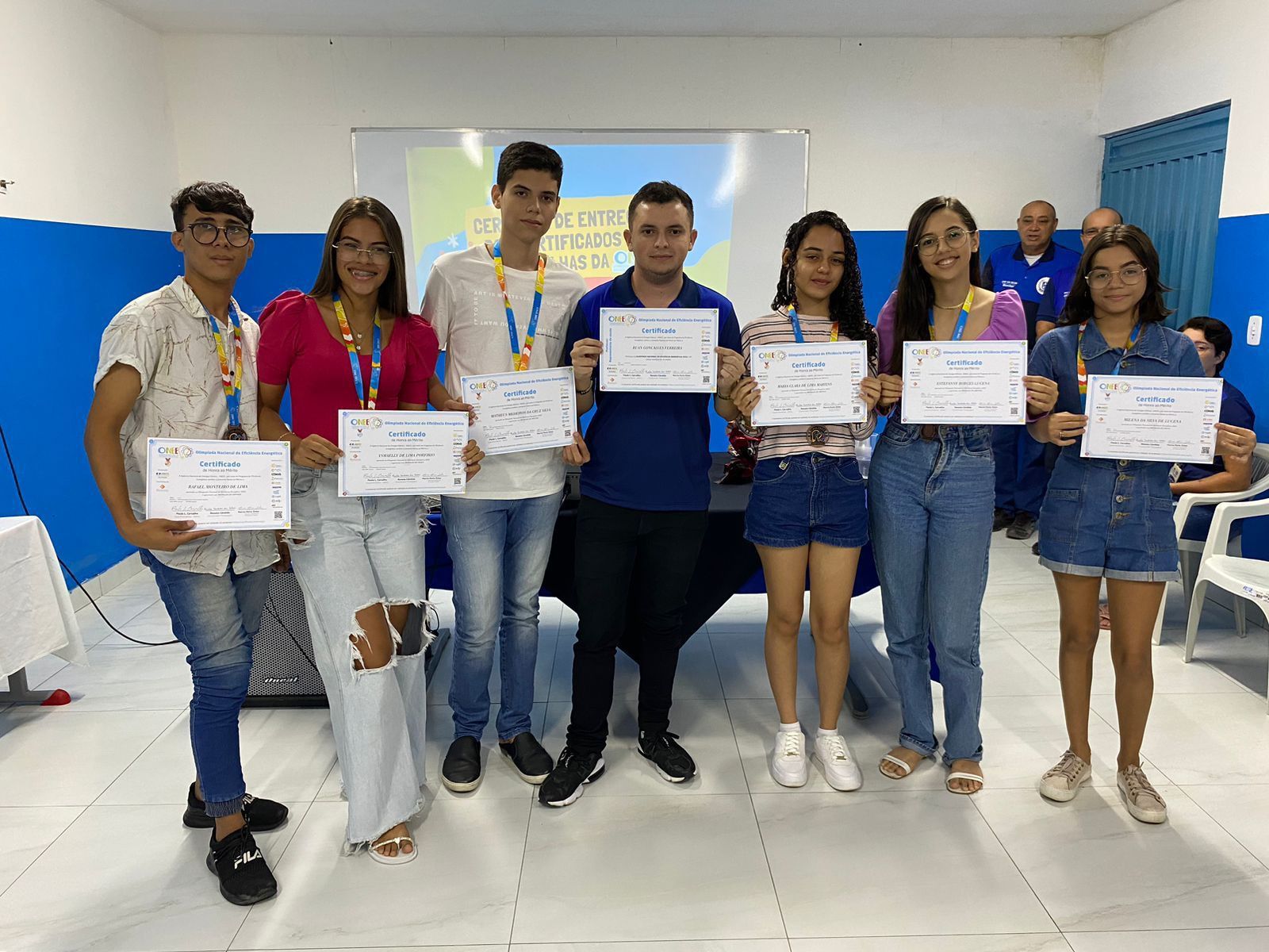 Alunos do CIEP III ganham medalhas e bolsas de iniciação científica após resultados em Olimpíadas do MEC