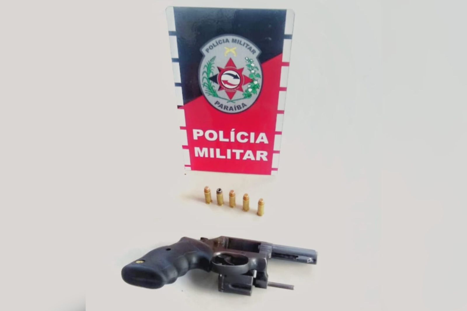 Polícia Militar apreende arma de fogo em Patos