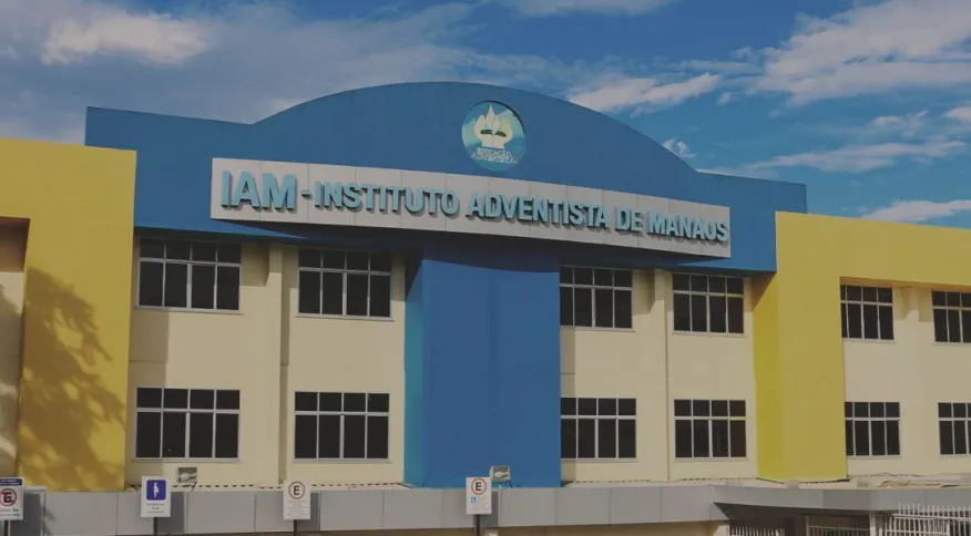 Adolescente fere com facadas professora e alunos de escola particular em Manaus