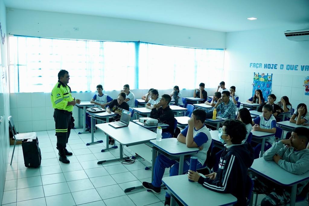 STTRANS de Patos atinge 100% das turmas de 9º ano da rede municipal com ações de Educação para o Trânsito
