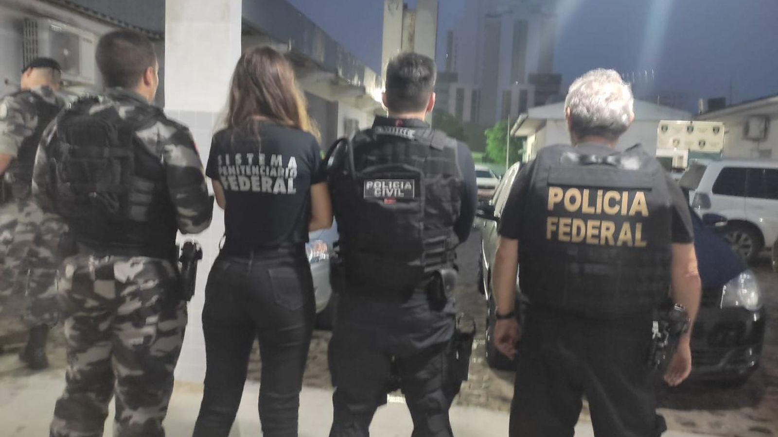 Operação prende suspeitos de traficar drogas usando carro de provedora de internet, em Campina Grande