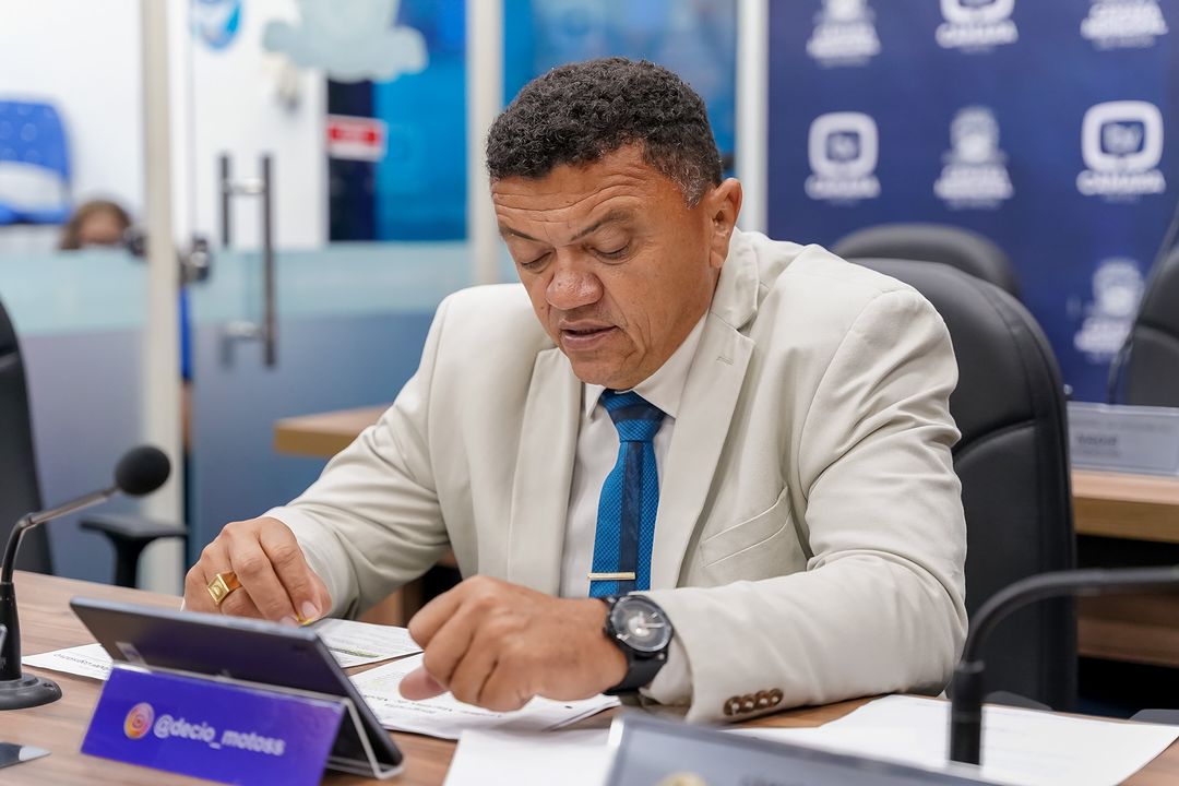 Vereador de Patos denuncia que diretora de escola da rede municipal foi ameaçada por aluno. Ouça 