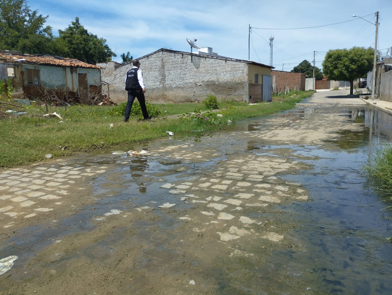 Vereador cobra providências para galeria estourada no bairro Mutirão