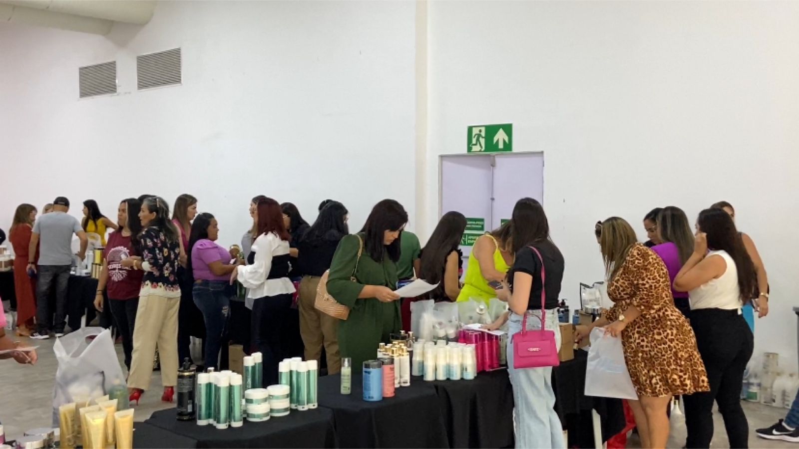 Damer Profissional realiza curso e apresenta linha de produtos para salões de beleza