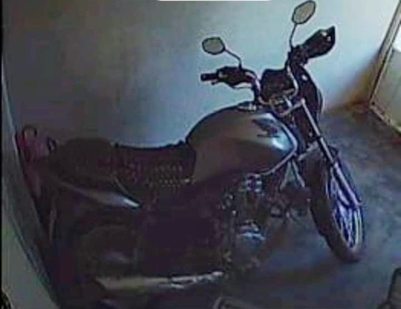 Homens armados tomam motocicleta de assalto na noite desta terça-feira (18) em São José do Bonfim-PB