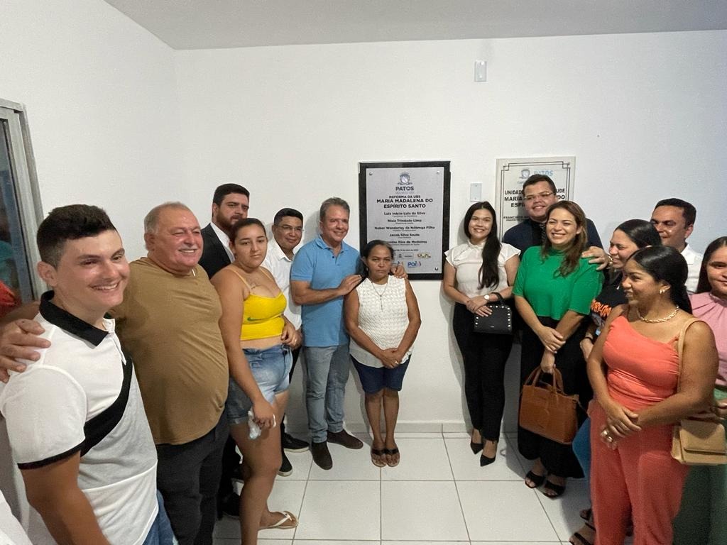 Prefeito Nabor entrega reconstrução de UBS e reforma de praça no bairro Matadouro, em Patos