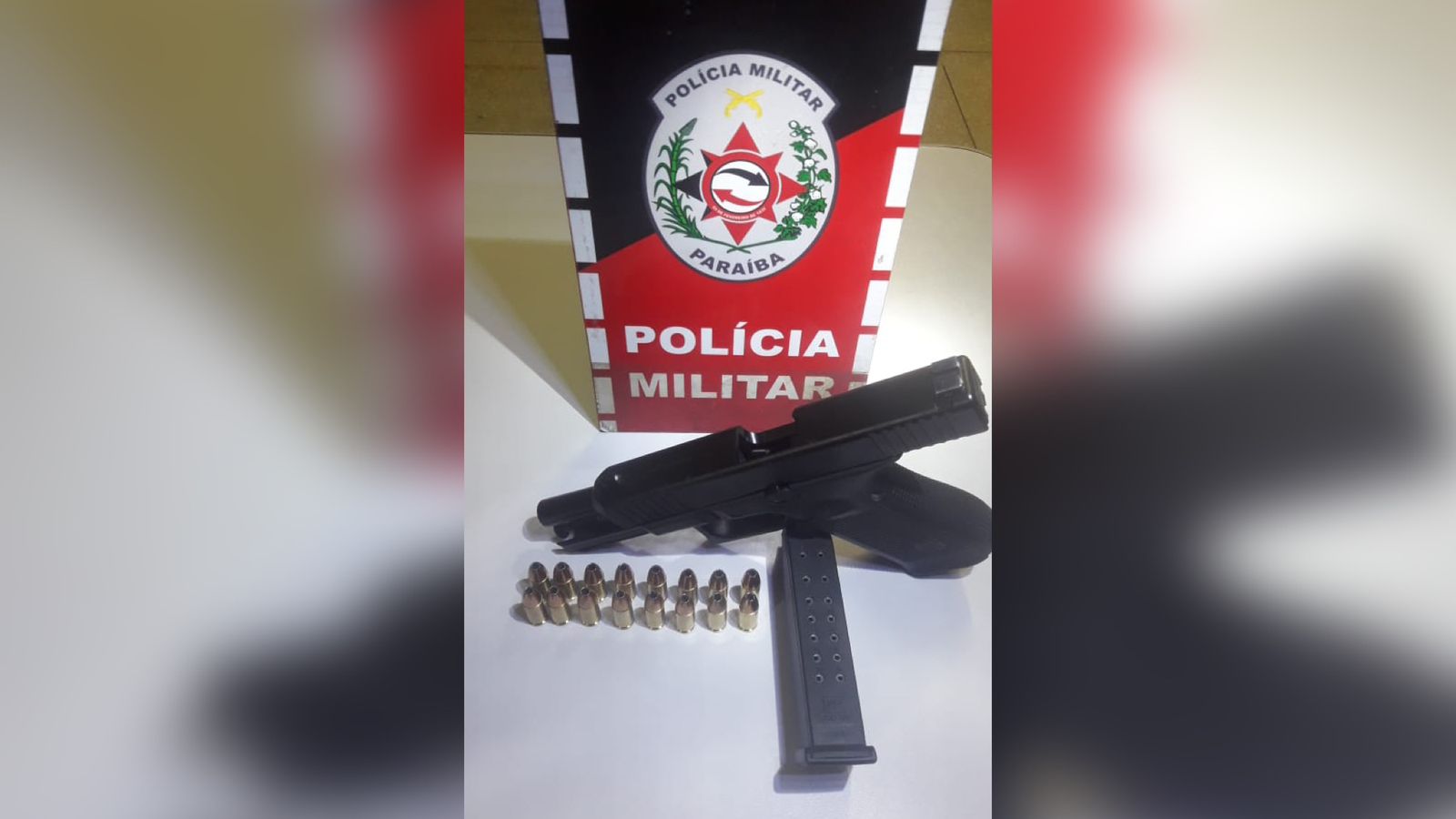 Polícia Militar prende homem por porte ilegal de arma de fogo, em Teixeira
