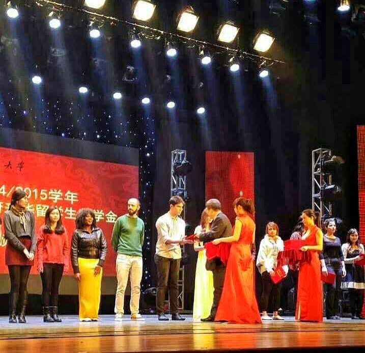 Conheça a trajetória profissional do patoense Raif Alves, de estagiário de banco a funcionário da Shein