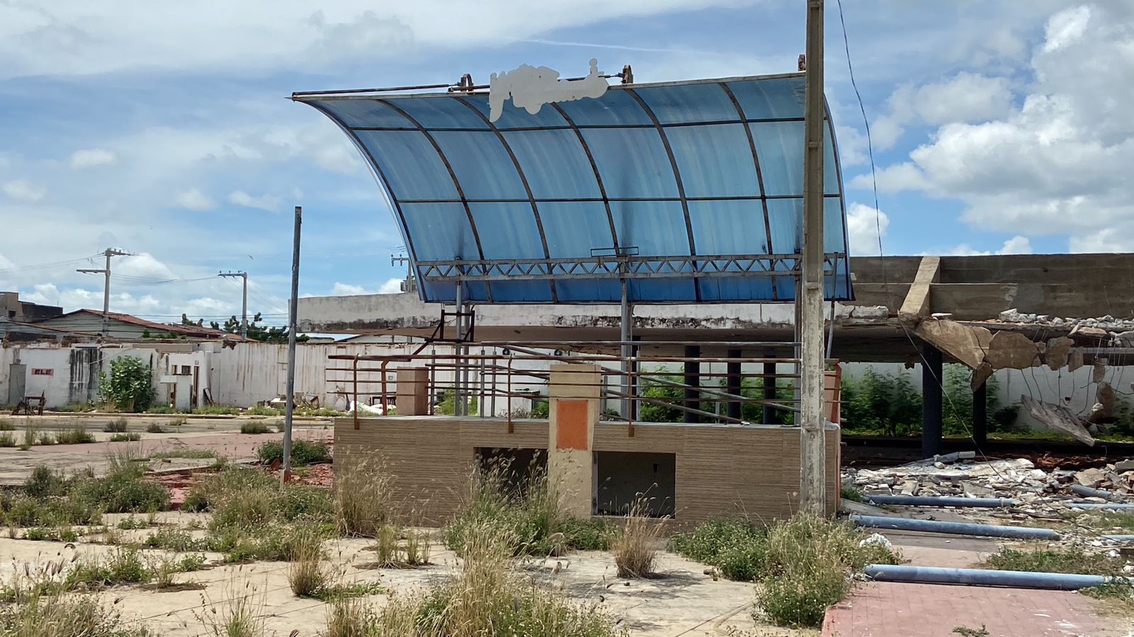 Estrutura de camarote para pessoas com deficiência é doada pelo Patos Tênis Clube ao Estádio Municipal de Patos