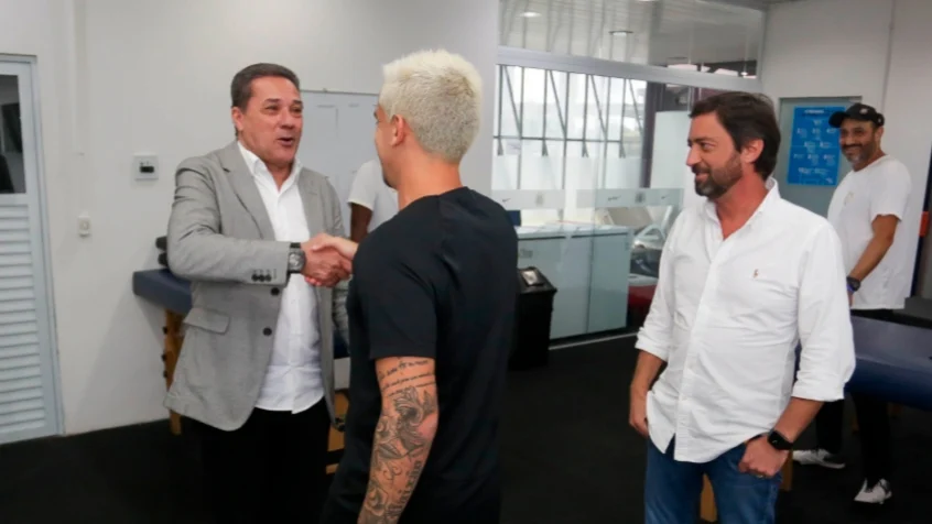 Vanderlei Luxemburgo é anunciado como novo técnico do Corinthians