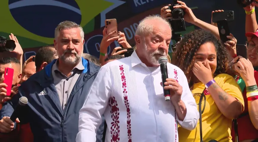 Até os mais ricos ganham com o aumento do salário mínimo, diz Lula