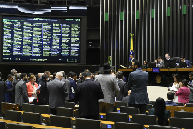 Câmara dos deputados derruba decreto de Lula sobre saneamento e impõe nova derrota ao governo