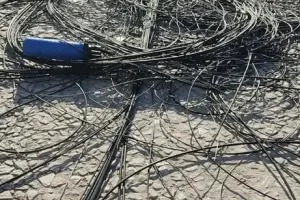 Operação da Energisa remove mais de 28 toneladas de cabos irregulares de internet, telefonia e TV a cabo em Patos e outros municípios paraibanos