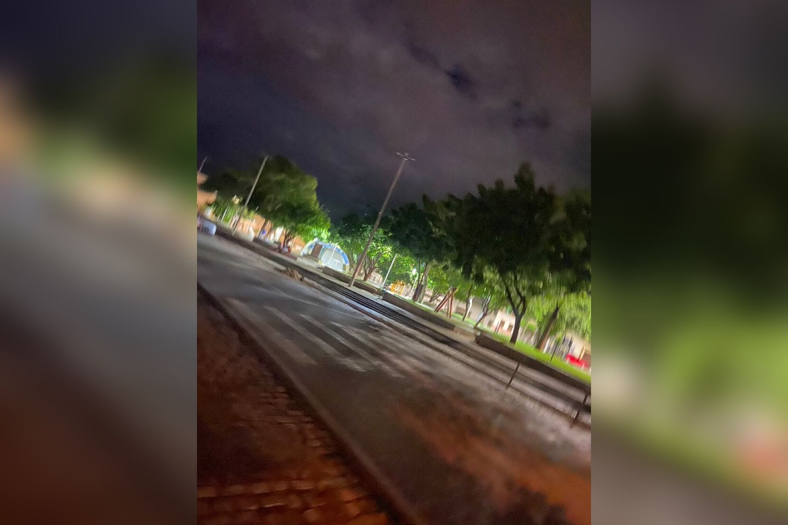 Comerciante relata oscilação na rede elétrica próximo à Praça do CEPA e diz que problema acabou prejudicando o funcionamento de seu estabelecimento; Energisa se posiciona