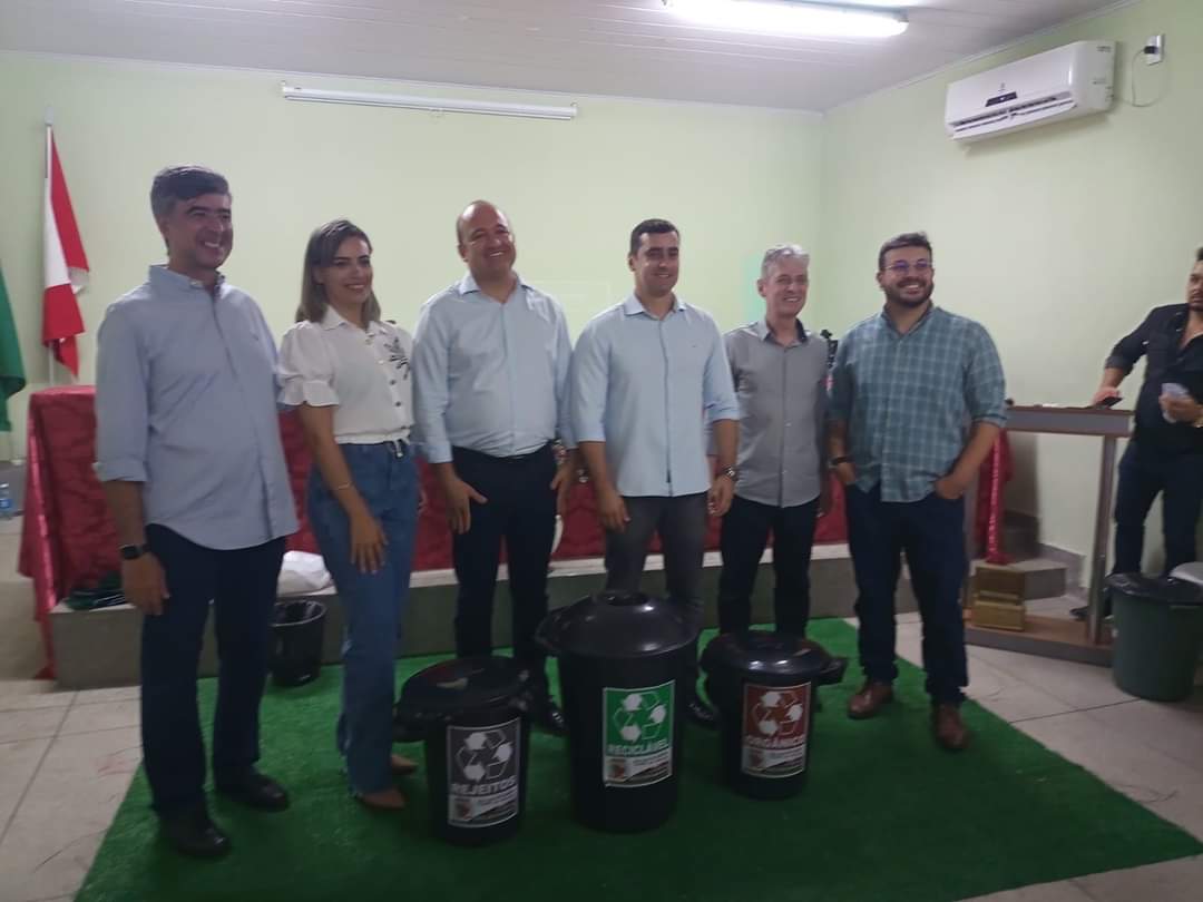 Audiência Pública Sobre Coleta Seletiva, e entrega de Fardamento e Tablets para Projeto, são realizadas em São José do Bonfim