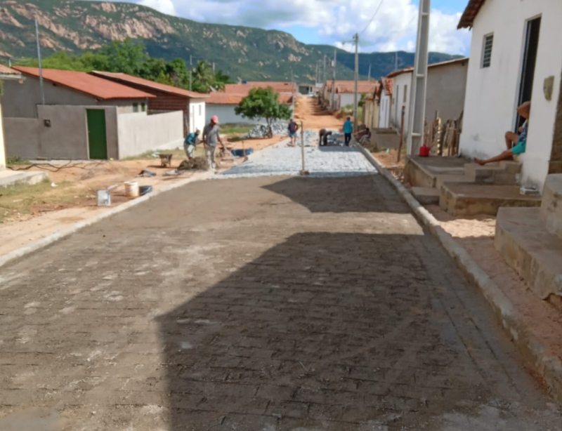 Distrito de Café do Vento, em Passagem-PB, é beneficiado com o calçamento de ruas