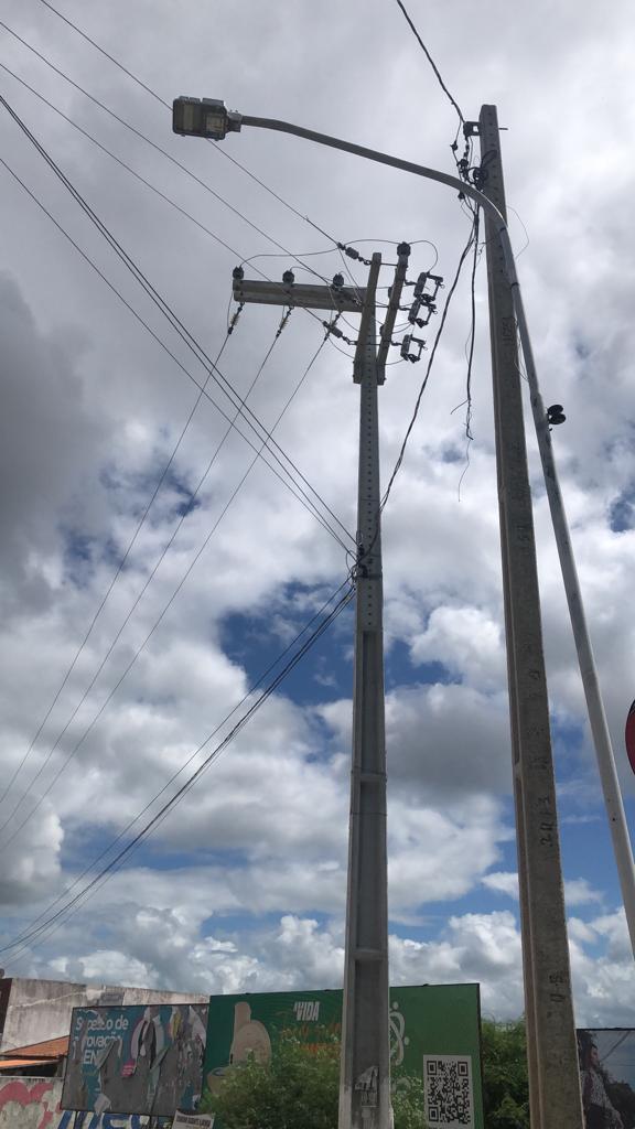 Vândalos atacam iluminação pública em Patos, furtam cabos e quebram lâmpadas com tiros; secretário lamenta ocorrido. VÍDEO