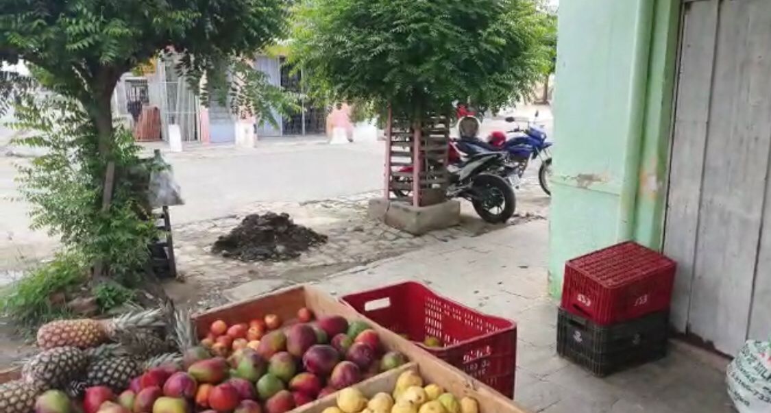 Após pedido de moradores ao Patosonline.com, Prefeitura realiza conserto de galeria na Rua Manoel Mota, no Jatobá