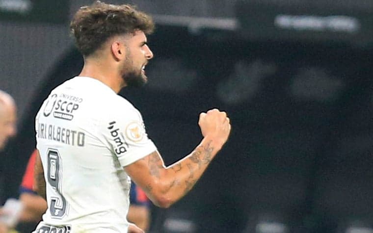 Yuri Alberto quebra jejum, Corinthians busca empate com o Fortaleza e deixa o Z4 do Brasileirão