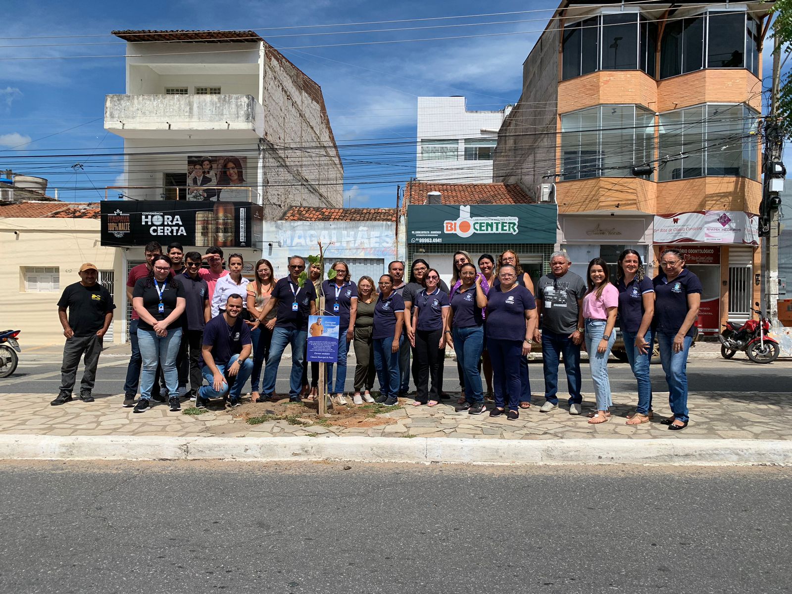 Daartagnan Leitão, funcionário falecido da Câmara Municipal recebe homenagem com árvore plantada em seu nome