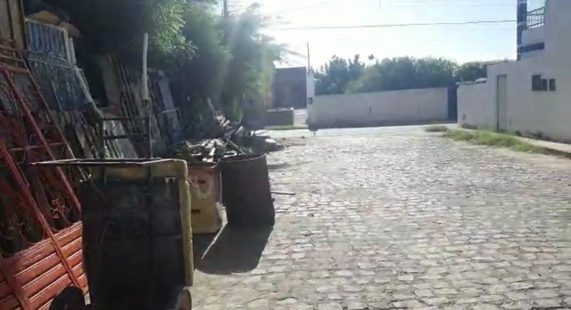 Após pedido de moradores, Prefeitura realiza conserto de galeria no bairro Salgadinho