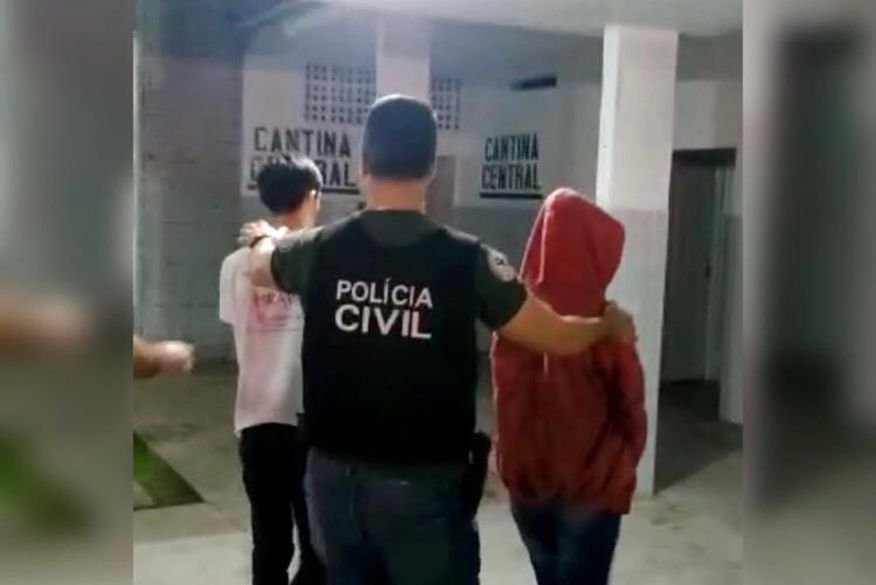 Adolescente é detido acusado de matar e esconder corpo da mãe com ajuda de namorada, em Cuité, diz polícia
