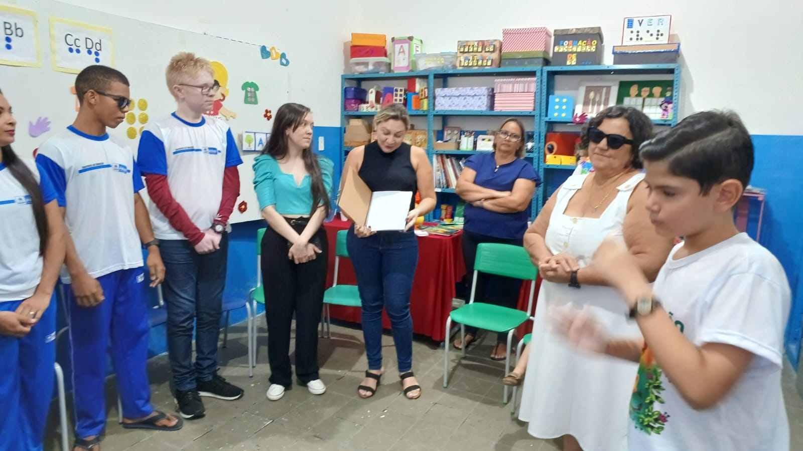 Centro Irmã Benigna, em Patos, recebe doação de material didático-pedagógico do escritor mirim João Miguel