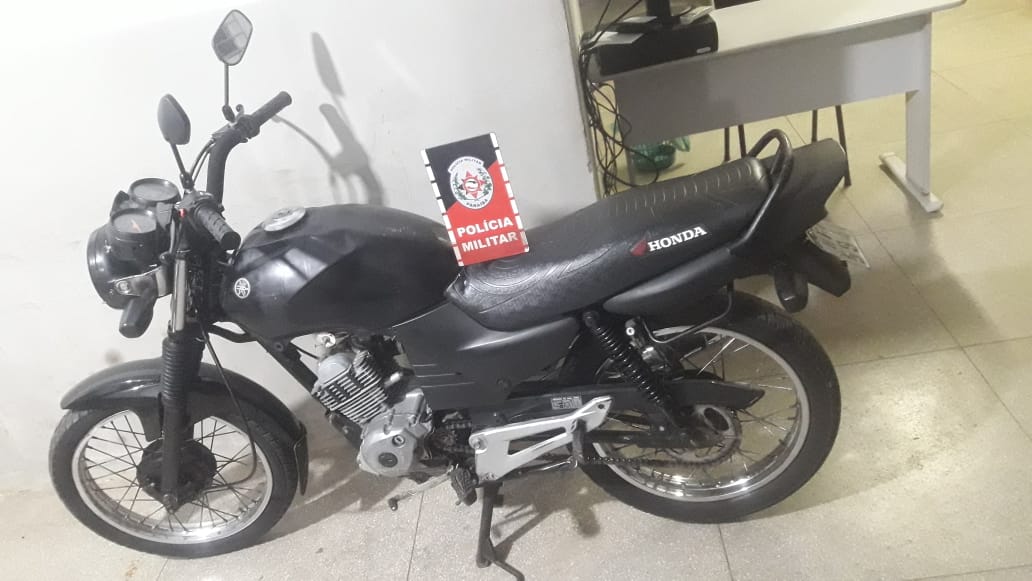Polícia Militar apreende motocicleta na cidade de Teixeira-PB