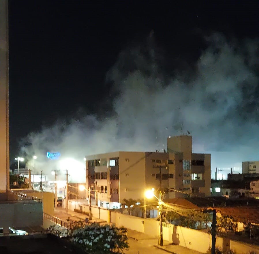 Incêndio é controlado no Manaíra Shopping, em João Pessoa, nesta terça-feira (16)