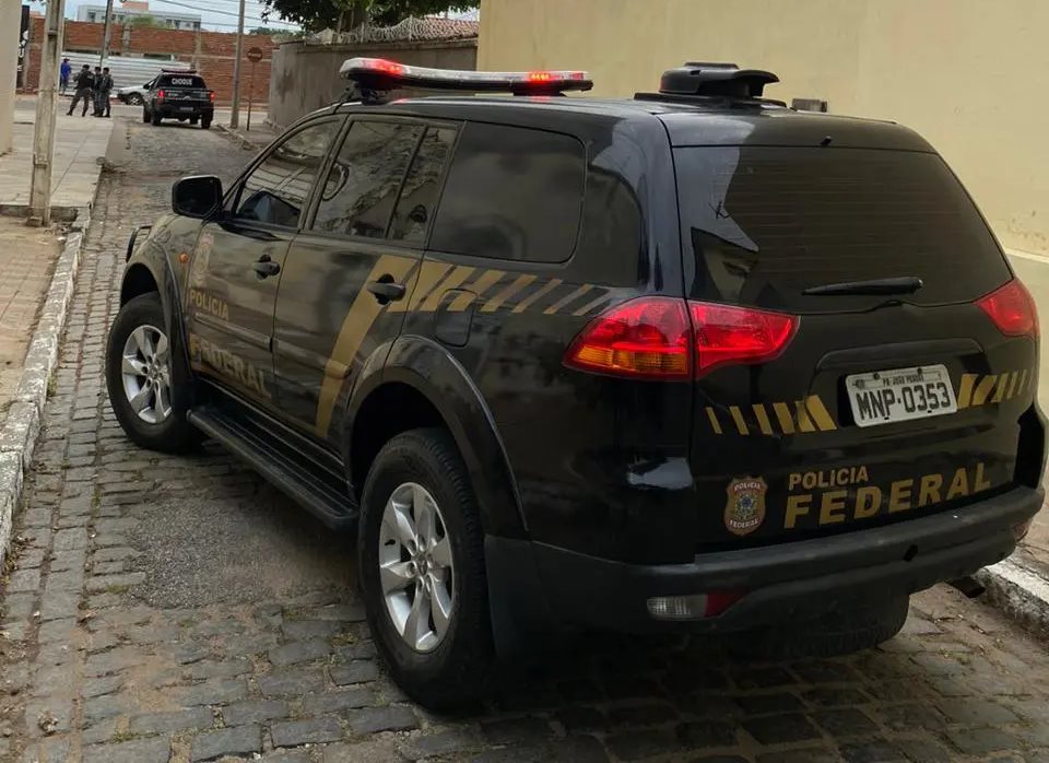 Polícia Federal prende no Sertão homem acusado de estuprar e filmar abusos contra criança
