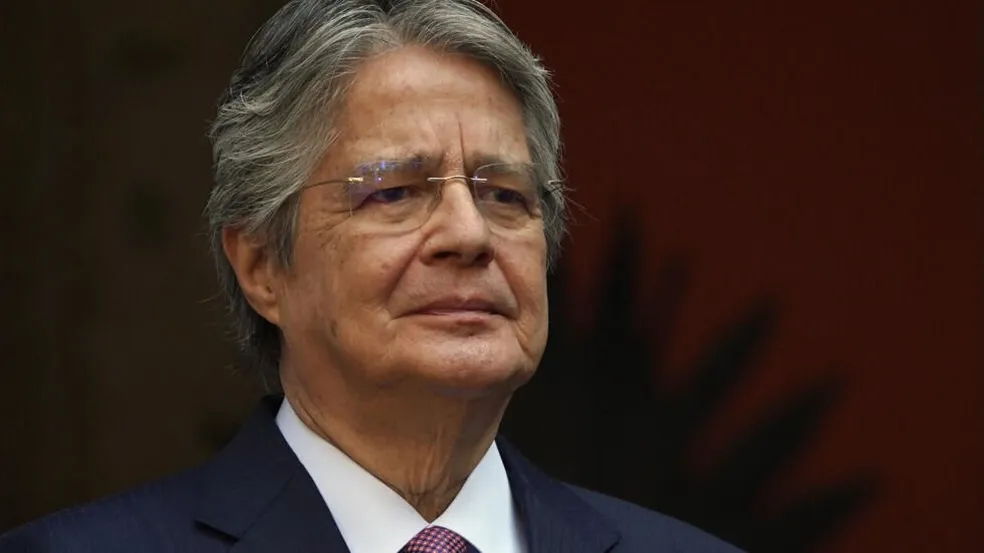 Presidente do Equador dissolve Parlamento e convoca novas eleições no país