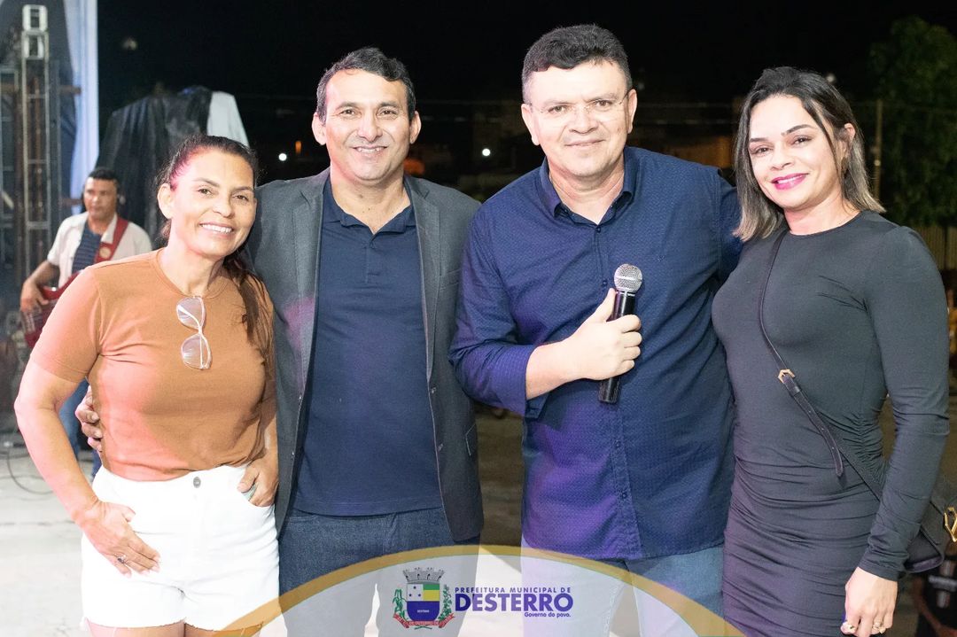 Com show de Padre Evandro Romero, Prefeitura de Desterro-PB realiza emocionante homenagem às mães