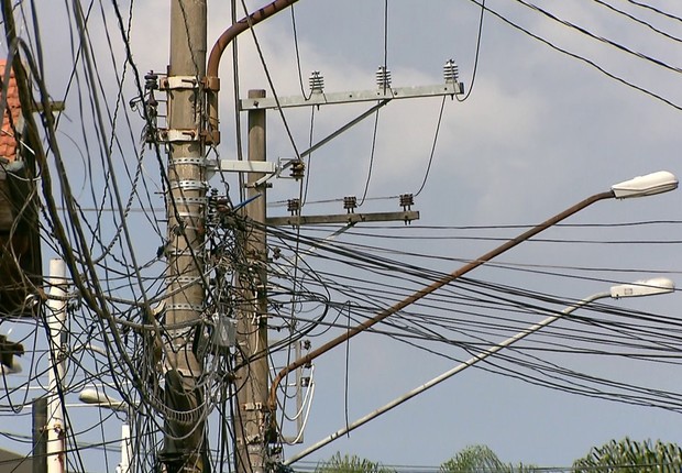 Energisa e empresas de telefonia iniciam regularização dos cabos em Patos-PB. Ouça