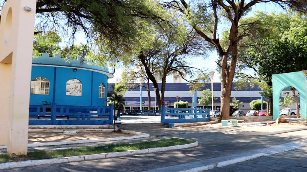 Prefeitura de Patos diz que cobrança de valores pagos por comerciantes da Praça Getúlio Vargas é legal e recursos serão revertidos em benefício da localidade